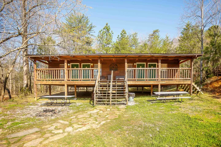Rustic lodging in Ocoee Tennessee